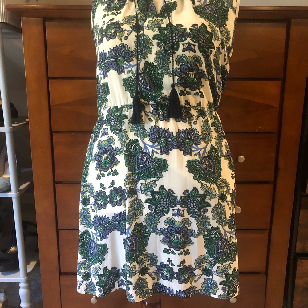 White Floral Printed Sleeveless Summer Dress - Picture 3 of 8